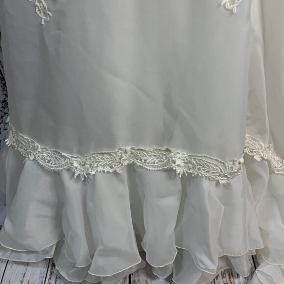 Vintage Bohemian 1970's White Wedding Dress with Empire Waist and Bishop… - Picture 4 of 14